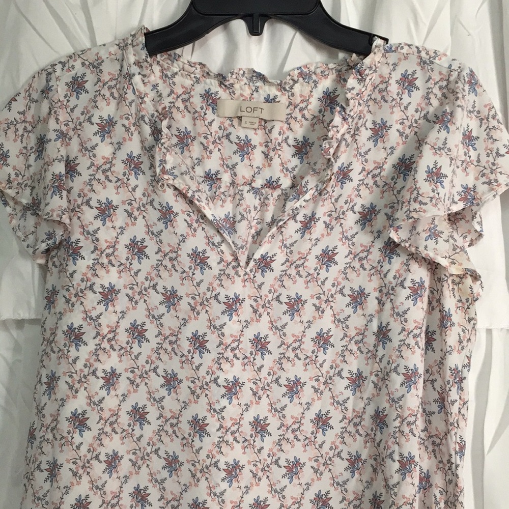 Loft floral blouse with ruffled sleeves